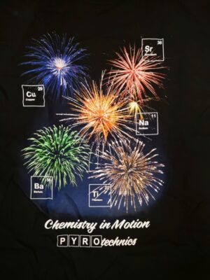 Feuerwerk T-Shirt Chemistry in Motion von Pyro Noveltis Vorderseite Detail -Merchandise & Feuerwerk einfach online kaufen im Pyrographics Feuerwerkshop