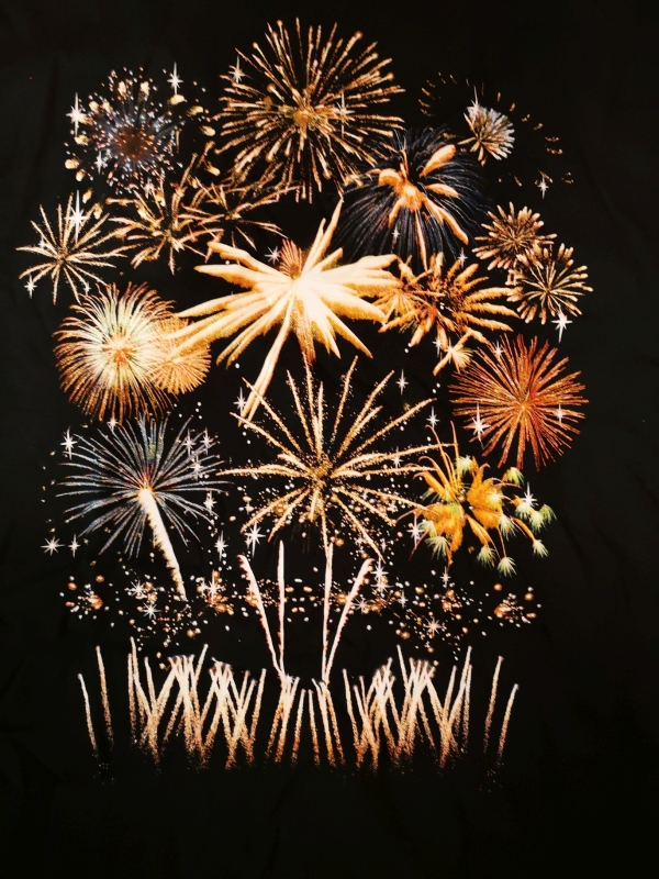 Feuerwerk T-Shirt Firework Display von Pyro Noveltis Vorderseite Detail -Merchandise & Feuerwerk einfach online kaufen im Pyrographics Feuerwerkshop
